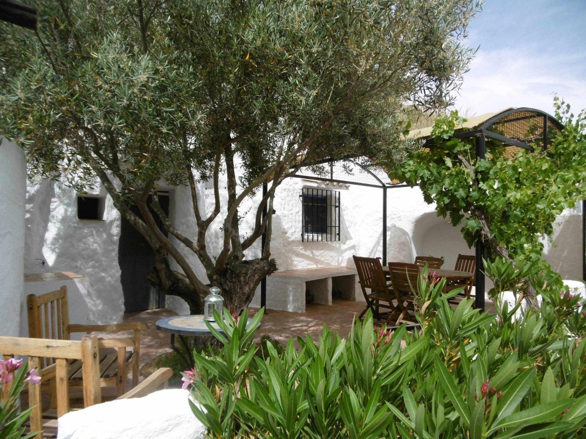 Cuevas Andalucia Guest House Baza Exterior photo